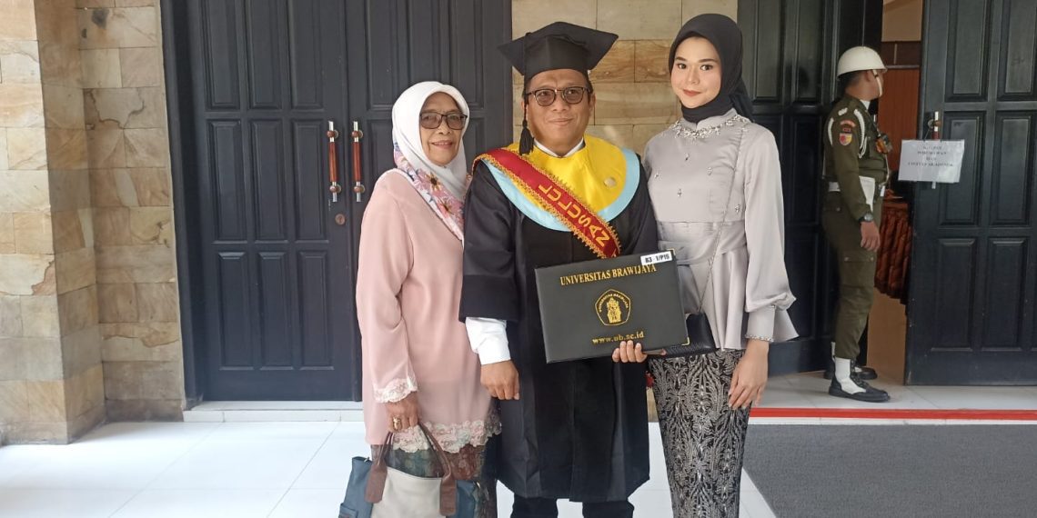 Disiplin Kunci Eksekutif Telkom Raih IPK Sempurna dari Sekolah Pascasarjana UB